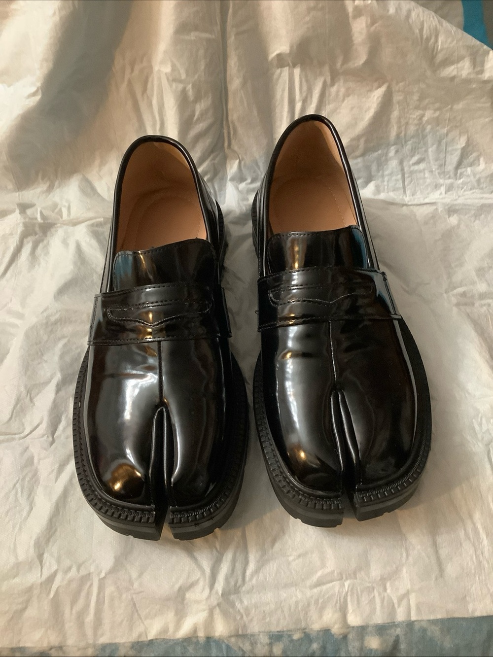 Split-toe Pedal Loafers Tabi Shoes Thick Sole Black Patent Leather Women's 7 US